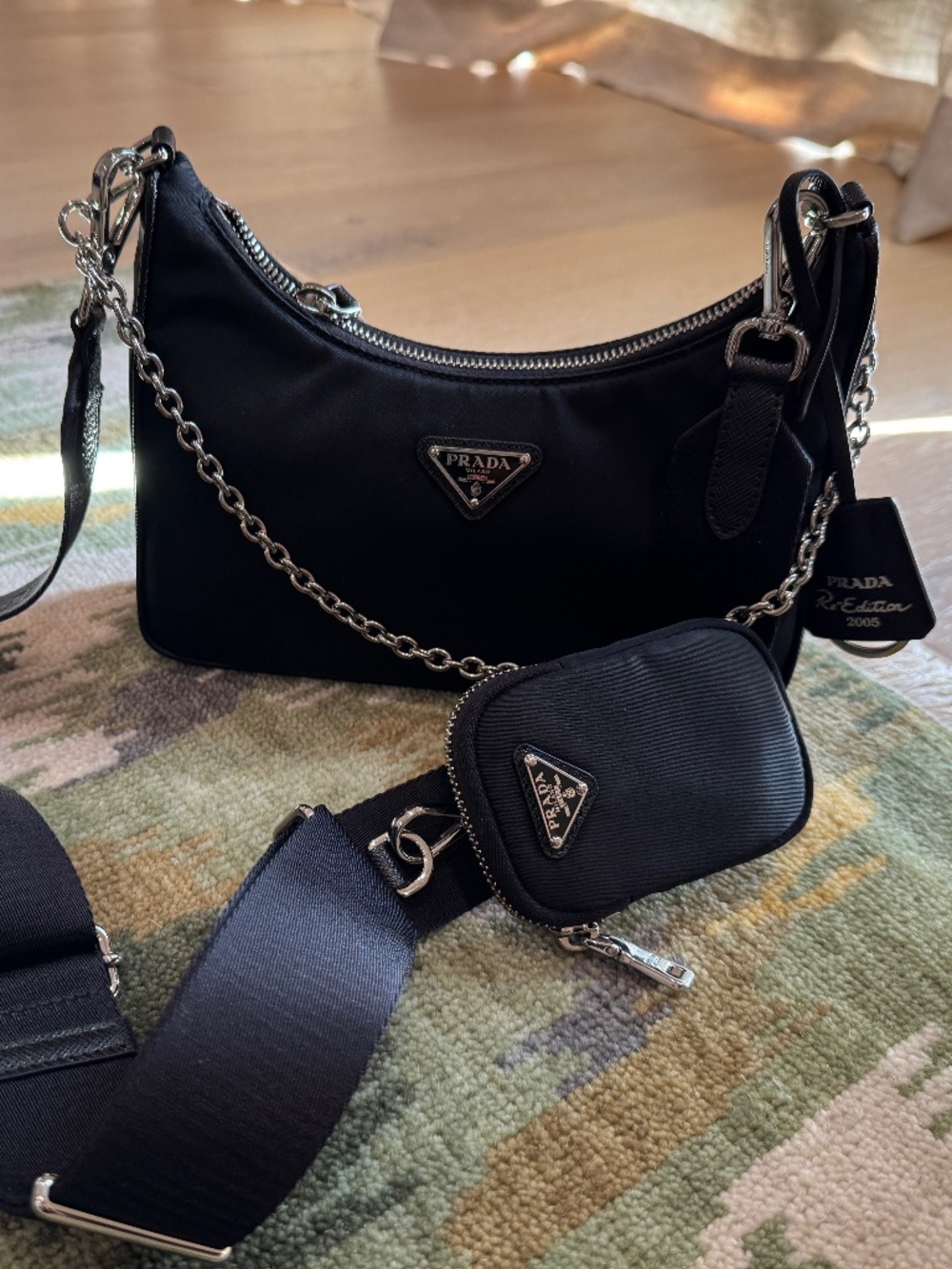 Prada Re-edition Nylon Bag - Picture 3 of 17